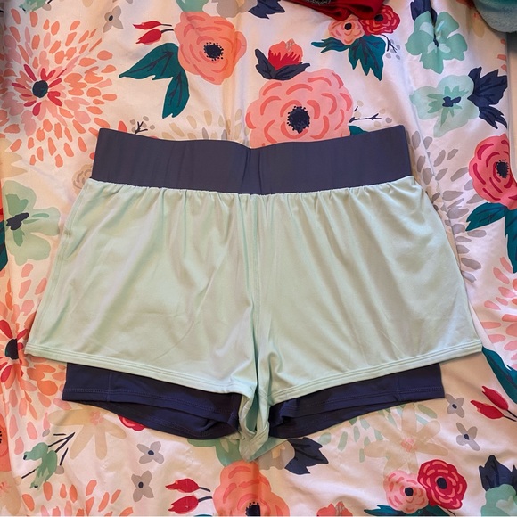 Fabletics Shorts with built in spandex - Picture 3 of 5